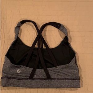 Lululemon sports bra size 4!